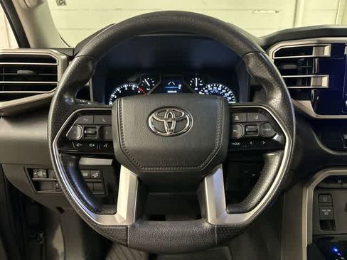 Used 2022 Toyota Tundra SR5 w/ SR5 Convenience Package AWD/4WD image 7