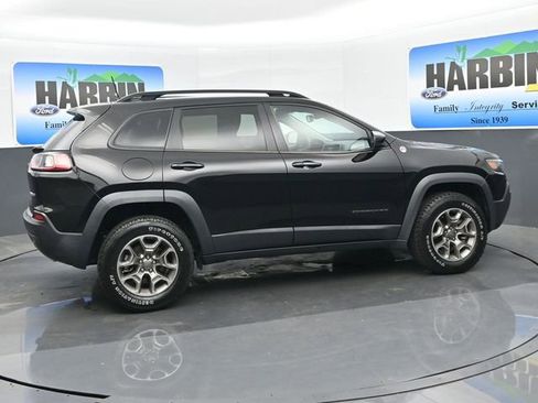Used 2022 Jeep Cherokee Trailhawk image 6