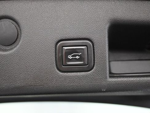Used 2020 Chevrolet Equinox LT AWD/4WD image 32
