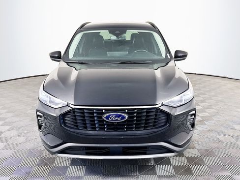 Used 2024 Ford Escape Platinum image 2