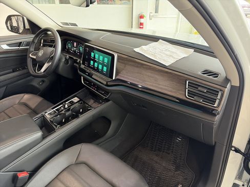 Used 2024 Volkswagen Atlas SEL image 46