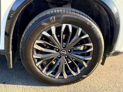 Used 2025 Nissan Rogue Platinum image 38