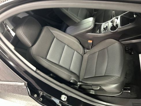 Used 2024 GMC Terrain SLE w/ Driver Convenience Package image 24