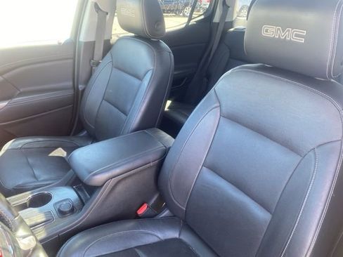 Used 2019 GMC Acadia SLT image 4