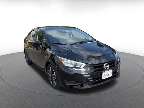 Used 2025 Nissan Versa SV FWD image 3