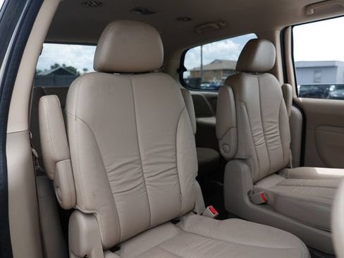 Used 2011 Kia Sedona EX w/ Luxury Pkg FWD image 15