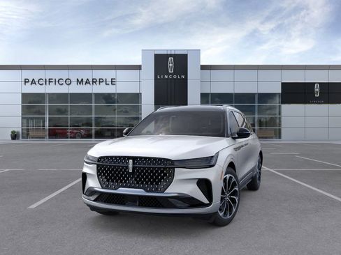 New 2026 Lincoln Nautilus Reserve image 2