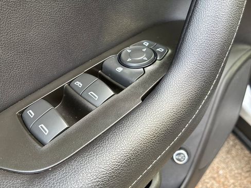 Used 2019 Chevrolet Blazer LT image 12