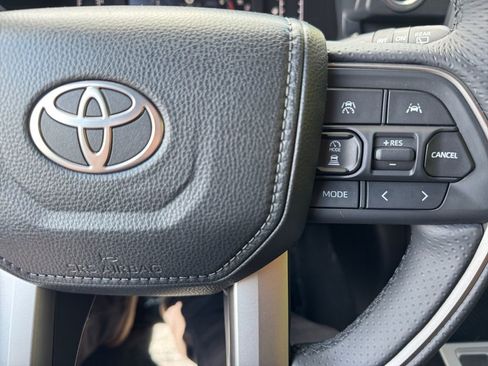 Used 2026 Toyota 4Runner SR5 AWD/4WD image 30