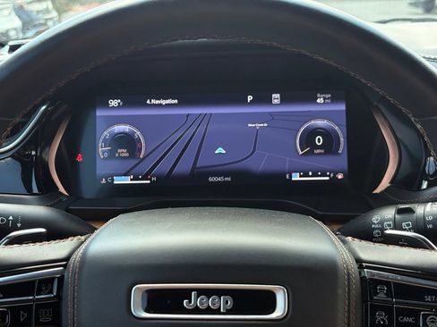 Used 2023 Jeep Grand Cherokee L Summit AWD/4WD image 15