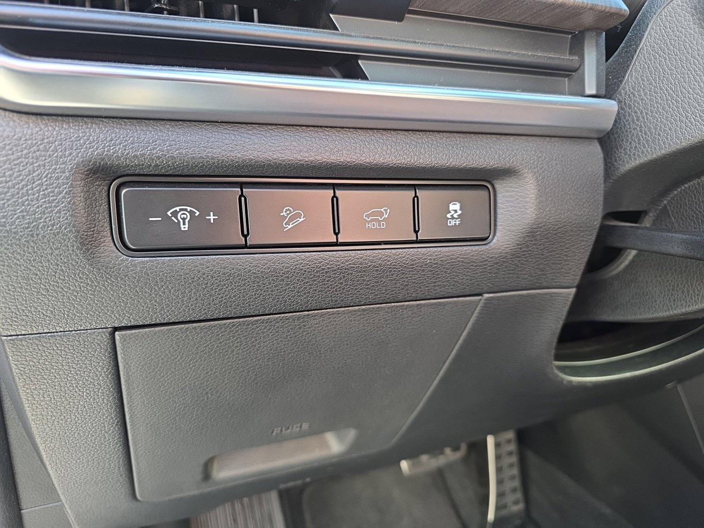 Used 2024 Kia Telluride SX Prestige w/ Towing Package AWD/4WD image 8