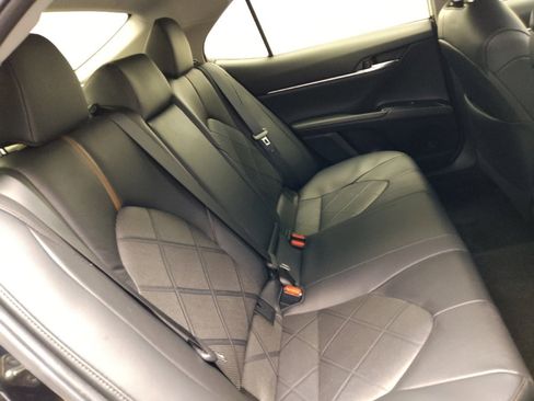 Used 2019 Toyota Camry XLE image 19