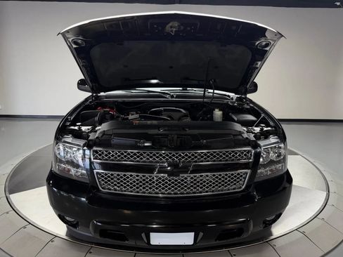 Used 2013 Chevrolet Avalanche LTZ RWD image 10
