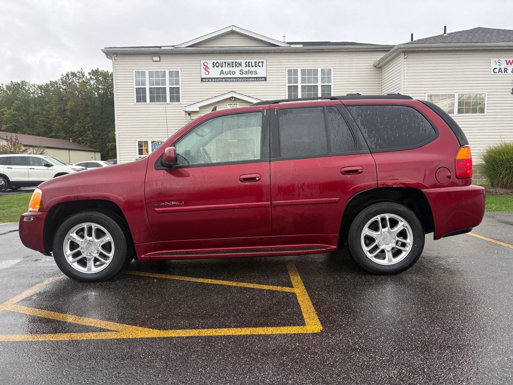 Used 2008 GMC Envoy Denali AWD/4WD image 1