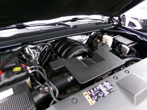 Used 2018 Chevrolet Suburban LT image 52