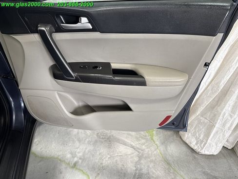 Used 2020 Kia Sportage LX image 22