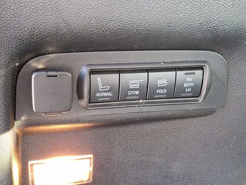 Certified 2018 Ford Explorer Platinum image 31