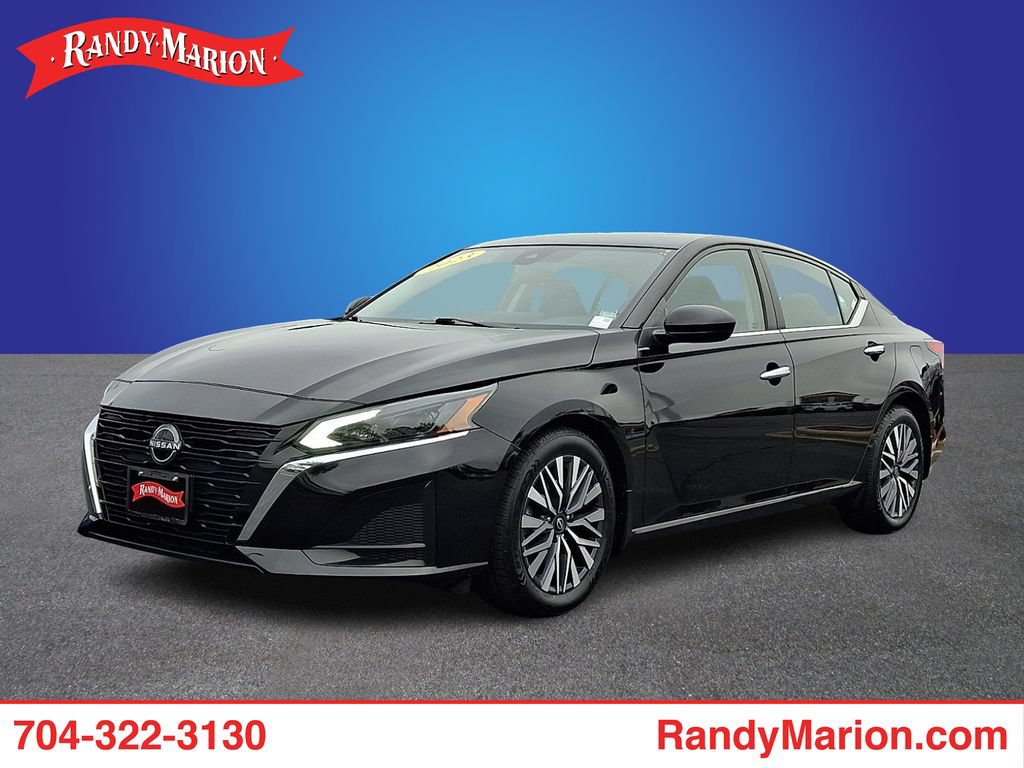 Used 2023 Nissan Altima 2.5 SV w/ SV Premium Package FWD image 1