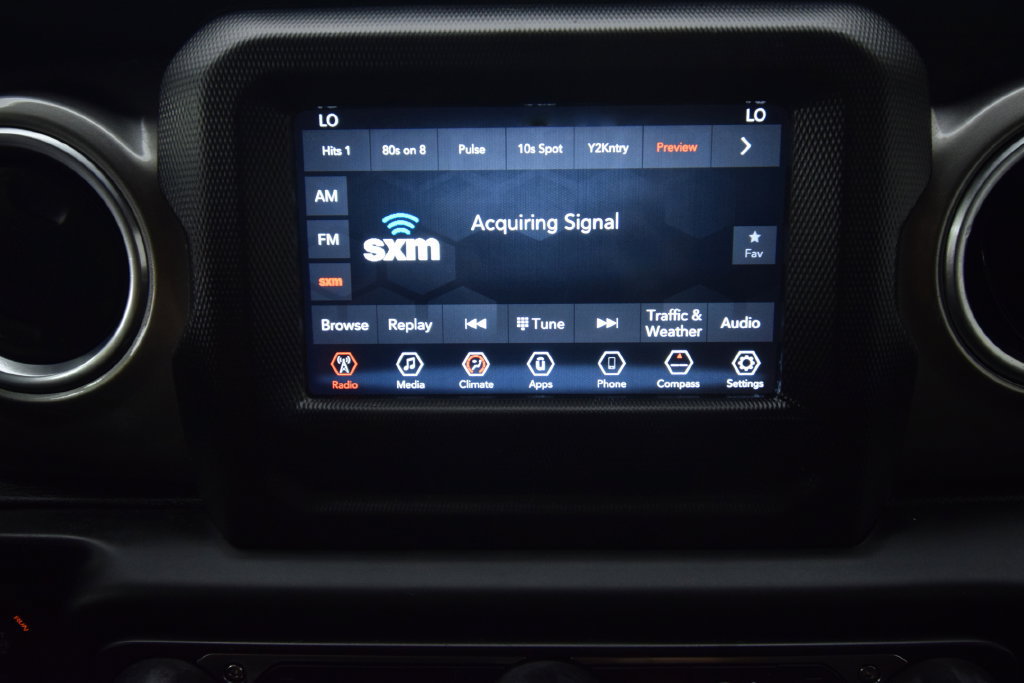 Used 2018 Jeep Wrangler Unlimited Sahara AWD/4WD image 12