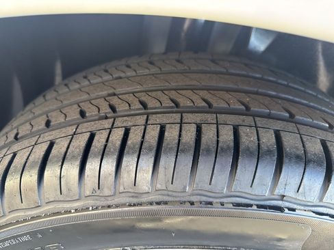 Certified 2021 Dodge Challenger SXT image 10