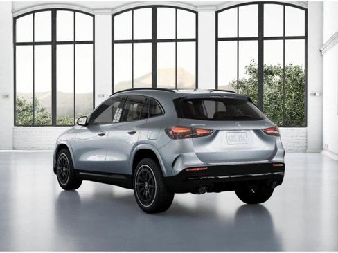 New 2026 Mercedes-Benz GLA 35 AMG 4MATIC image 39