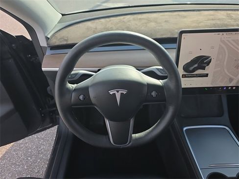 Used 2023 Tesla Model Y Long Range image 29