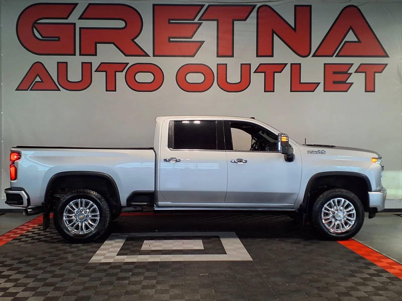 Used 2021 Chevrolet Silverado 2500 High Country AWD/4WD image 1