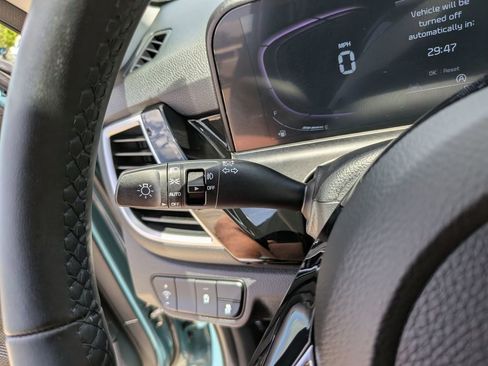 Certified 2025 Kia Seltos S FWD image 31