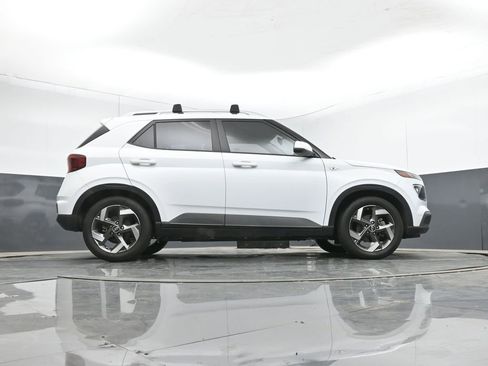 Used 2021 Hyundai Venue SEL w/ Cargo Package image 44