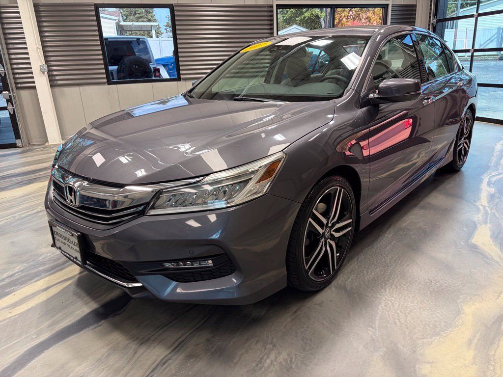 Used 2017 Honda Accord Touring image 3