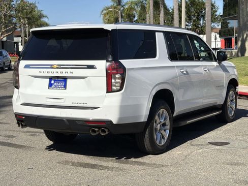 Used 2023 Chevrolet Suburban Premier image 6