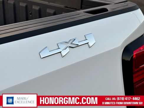 Used 2026 GMC Sierra 1500 SLT w/ SLT Premium Package AWD/4WD image 10
