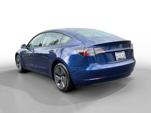 Used 2023 Tesla Model 3 Standard Range image 3