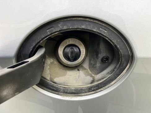 Used 2023 Chrysler Pacifica Touring-L image 58