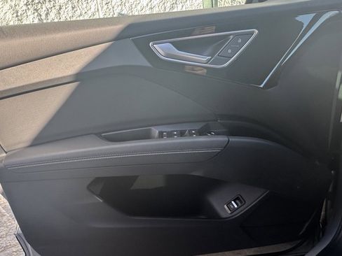 Used 2023 Audi Q4 e-tron Premium image 20