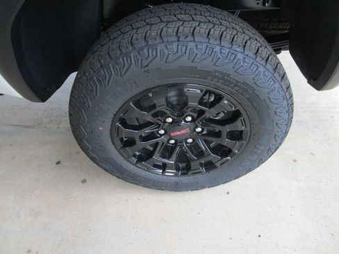 New 2026 GMC Canyon Elevation AWD/4WD image 10