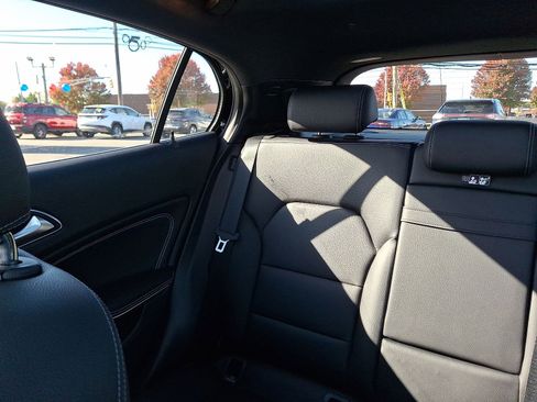 Used 2020 Mercedes-Benz GLA 250 GLA 250 w/ Premium Package image 12