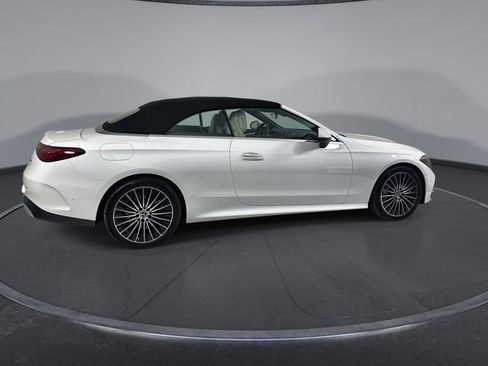 Used 2026 Mercedes-Benz CLE 450 4MATIC Cabriolet image 9