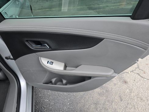 Used 2017 Chevrolet Impala LS image 25