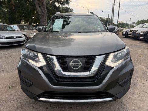 Used 2017 Nissan Rogue SV FWD image 3