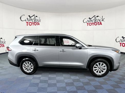 Used 2025 Toyota Grand Highlander AWD image 8