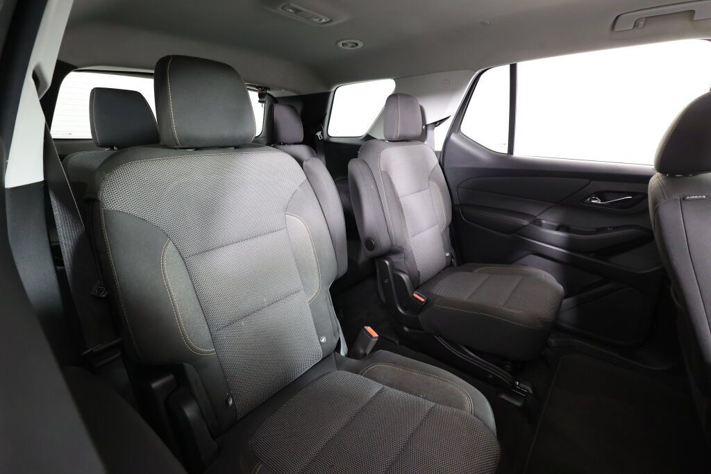 Used 2018 Chevrolet Traverse LT FWD image 21