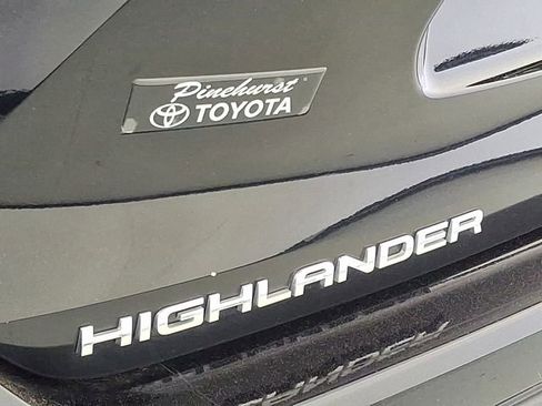 Used 2023 Toyota Highlander XSE AWD/4WD image 37