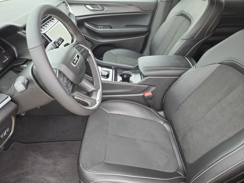 New 2025 Jeep Grand Cherokee L Altitude image 10