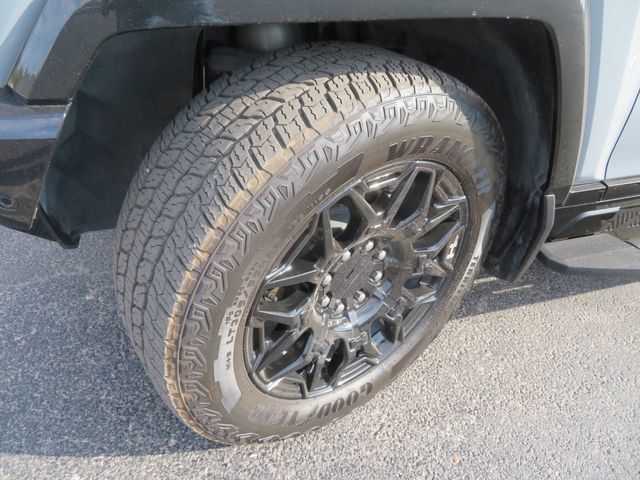 Used 2024 GMC Hummer EV 2X AWD/4WD image 9