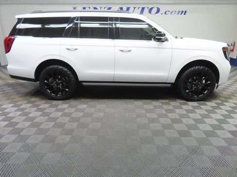 Used 2025 Ford Expedition Active image 3