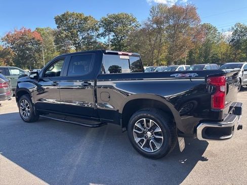Used 2022 Chevrolet Silverado 1500 LT w/ Safety Package AWD/4WD image 8