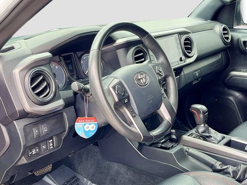 Used 2020 Toyota Tacoma TRD Pro AWD/4WD image 9