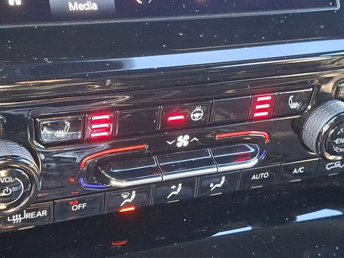 Used 2025 Jeep Grand Cherokee Altitude image 32