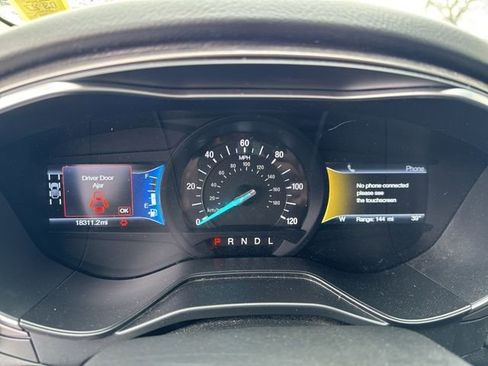 Used 2019 Ford Fusion SE FWD image 9